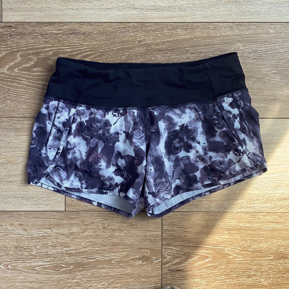 Lululemon Run Times Shorts Size 6